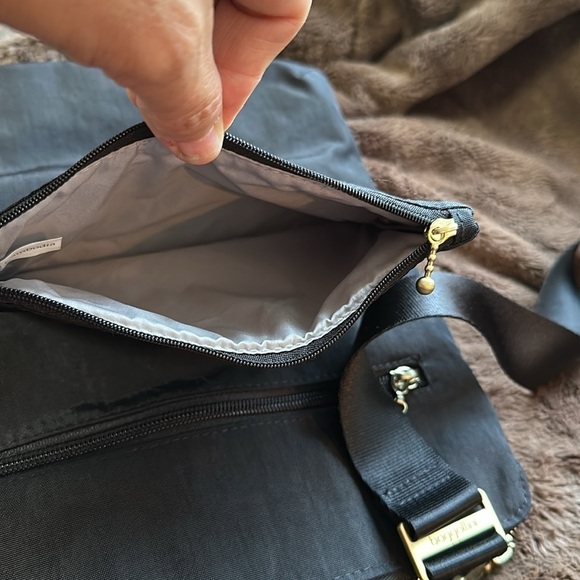 BAGGALLINI Black with Gold Crossbody Bag - Picture 9 of 11